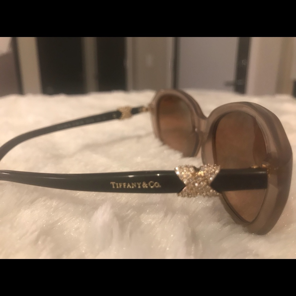 Tiffany beautiful sunglasses